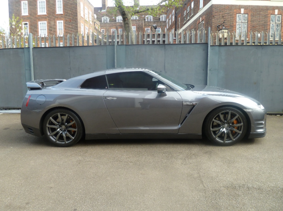 HIRE NISSAN GTR HIRE